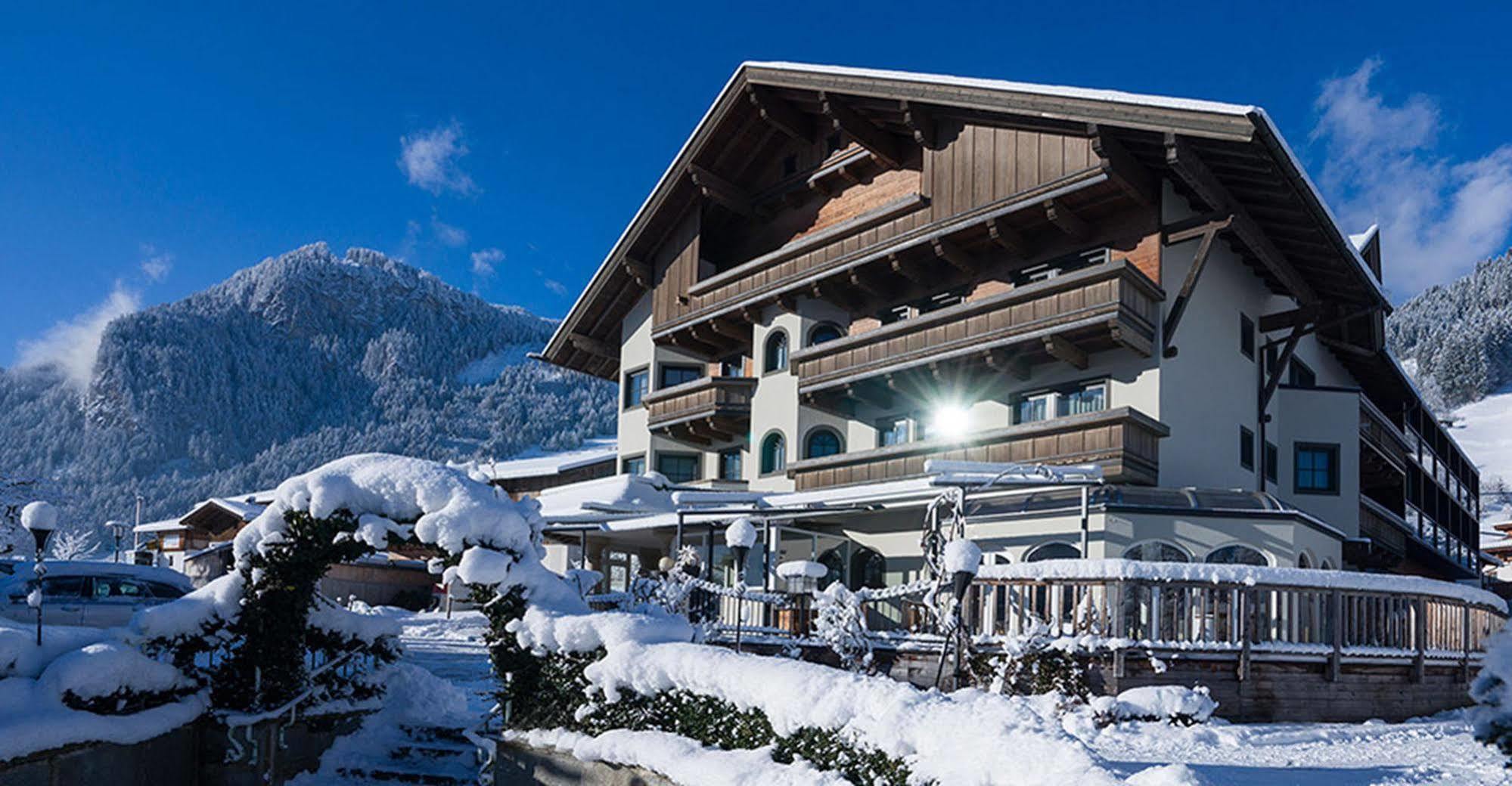 Hotel Derneuwirt Hippach Exterior foto